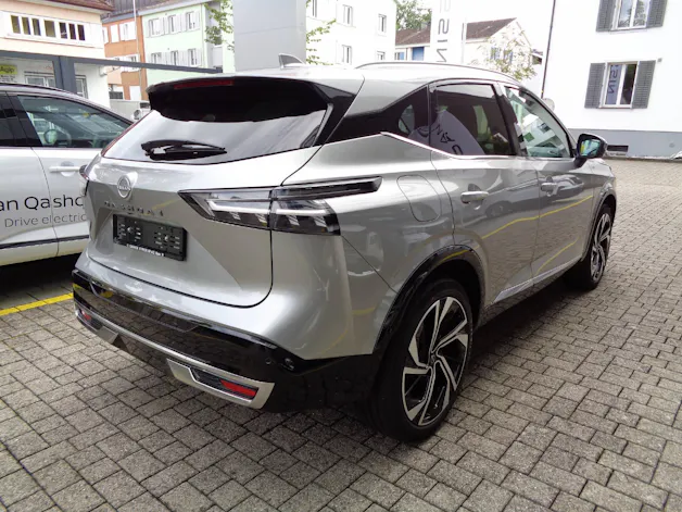 NISSAN Qashqai 1.3 DIG-T Tekna+ 4x4