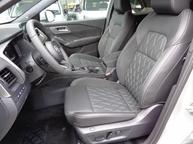 NISSAN Qashqai 1.3 DIG-T Tekna+ 4x4