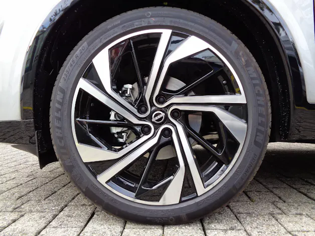 NISSAN Qashqai 1.3 DIG-T Tekna+ 4x4