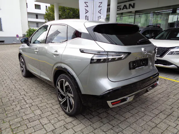 NISSAN Qashqai 1.3 DIG-T Tekna+ 4x4