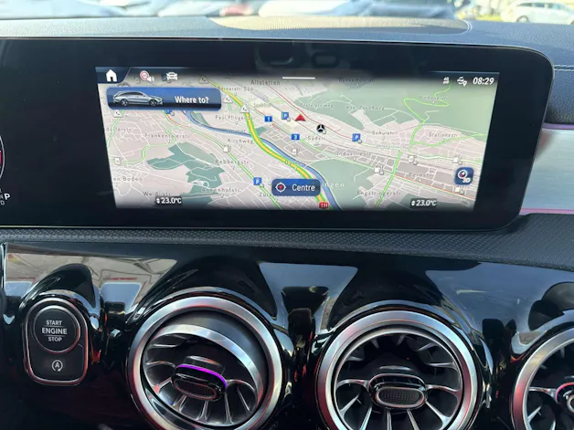 MERCEDES-BENZ CLA Shooting Brake 200 AMG Line Advanced Plus DCT-Automat
