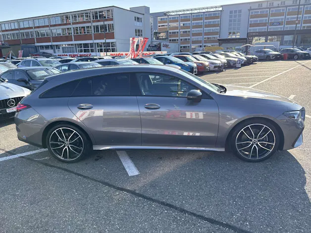 MERCEDES-BENZ CLA Shooting Brake 200 AMG Line Advanced Plus DCT-Automat
