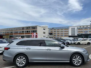 SKODA Superb Combi 1.5 TSi MHEV Selection DSG-Automat