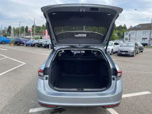 SKODA Superb Combi 1.5 TSi MHEV Selection DSG-Automat