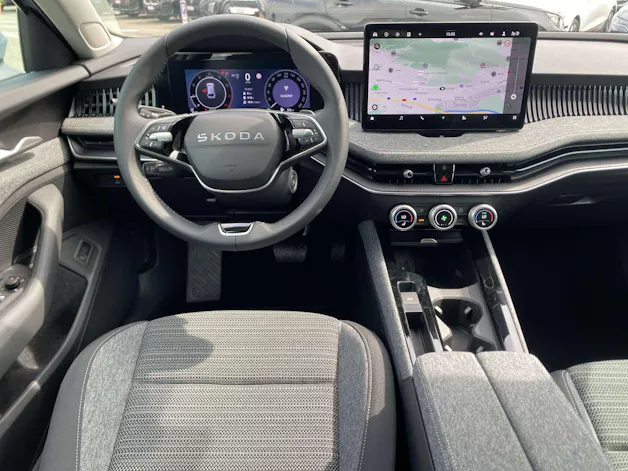 SKODA Superb Combi 1.5 TSi MHEV Selection DSG-Automat