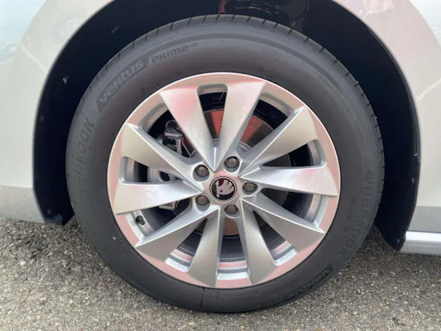 SKODA Superb Combi 1.5 TSi MHEV Selection DSG-Automat