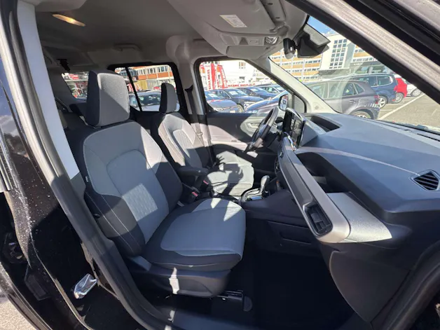 FORD Tourneo Courier 1.0 EcoBoost Titanium Automat