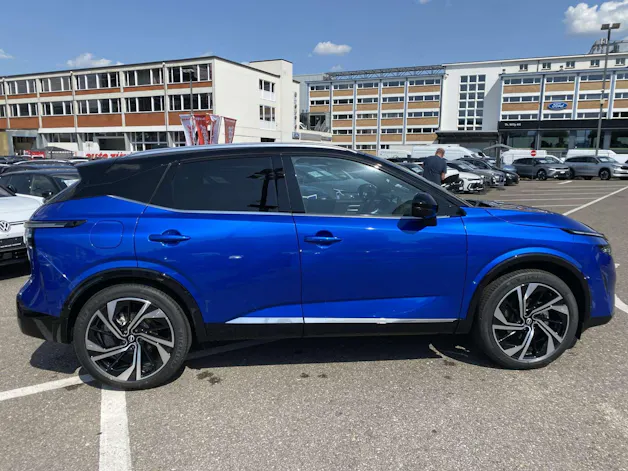 NISSAN Qashqai 1.3 DIG-T MHEV Tekna+ 4x4 Xtronic-Automat