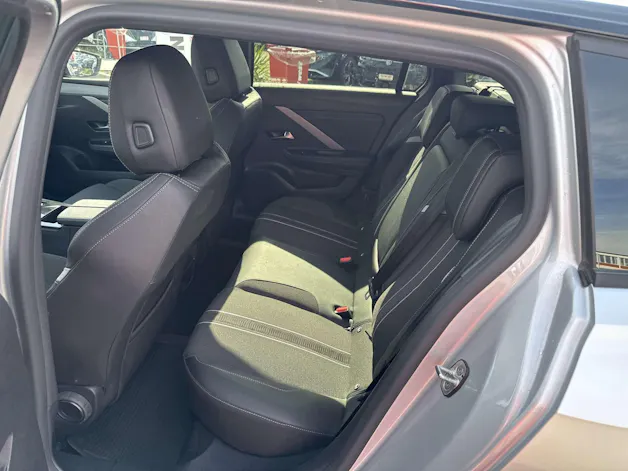 OPEL Astra Sports Tourer 1.2i Turbo GS Automat