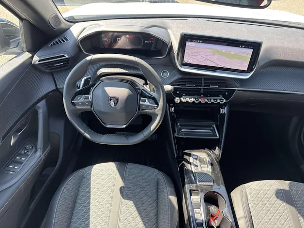 PEUGEOT 2008 1.2 145 MHEV Allure Automat