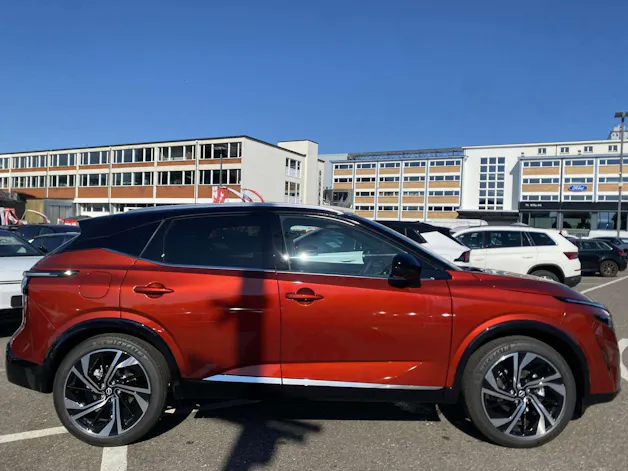 NISSAN Qashqai 1.3 DIG-T MHEV Tekna+ 4x4 Xtronic-Automat