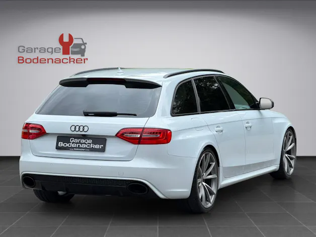 AUDI RS4 Avant 4.2 FSI V8 quattro S-tronic