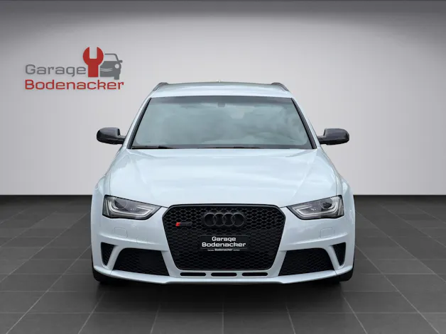 AUDI RS4 Avant 4.2 FSI V8 quattro S-tronic