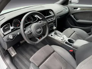 AUDI RS4 Avant 4.2 FSI V8 quattro S-tronic
