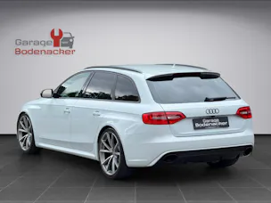 AUDI RS4 Avant 4.2 FSI V8 quattro S-tronic
