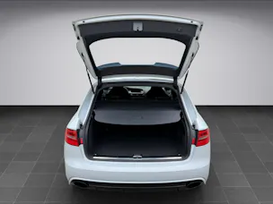 AUDI RS4 Avant 4.2 FSI V8 quattro S-tronic