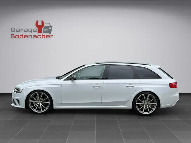 AUDI RS4 Avant 4.2 FSI V8 quattro S-tronic