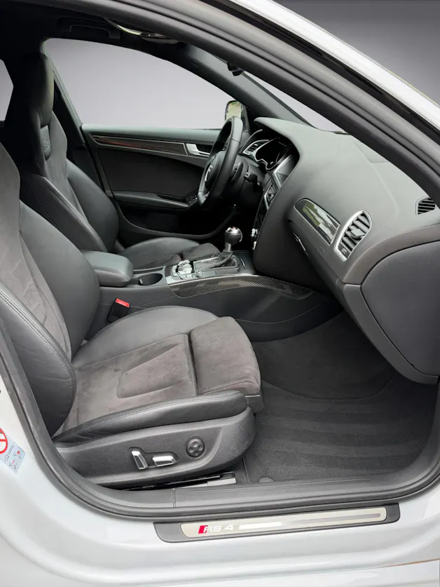 AUDI RS4 Avant 4.2 FSI V8 quattro S-tronic
