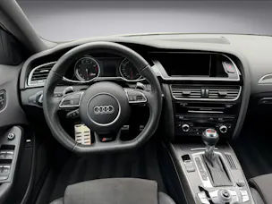 AUDI RS4 Avant 4.2 FSI V8 quattro S-tronic