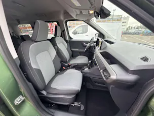 FORD Tourneo Courier 1.0 EcoBoost Titanium Automat