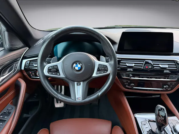 BMW 540i xDrive Touring Steptronic * M Sport Paket * Individual *