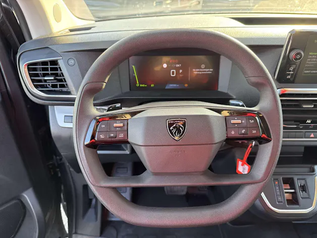 PEUGEOT Traveller 2.0 BlueHDi 9-Plätzer Business Long EAT-Automat