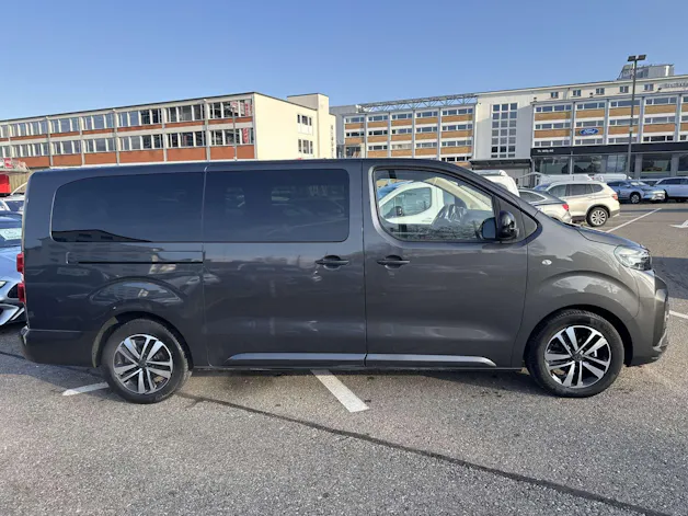 PEUGEOT Traveller 2.0 BlueHDi 9-Plätzer Business Long EAT-Automat