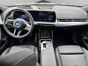 BMW iX2 xDrive30 M Sport | Elektro | Panorama | Driving Assist Pro | CH Schweizer Fahrzeug - Werksgarantie und Gratisservice