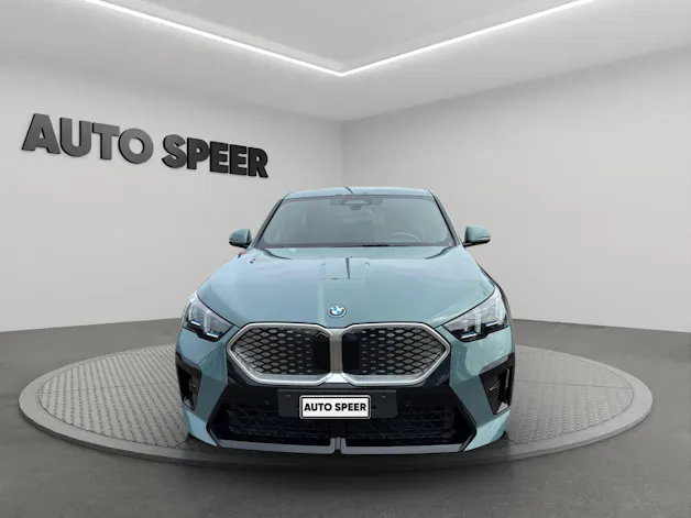 BMW iX2 xDrive30 M Sport | Elektro | Panorama | Driving Assist Pro | CH Schweizer Fahrzeug - Werksgarantie und Gratisservice