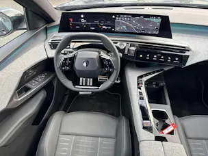 PEUGEOT 5008 145 Hybrid GT 7-Plätzer e-DCS-Automat