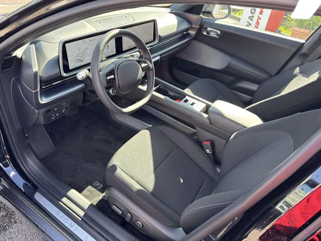 HYUNDAI Ioniq 6 77kWh Plus Line 325PS 4WD Automat