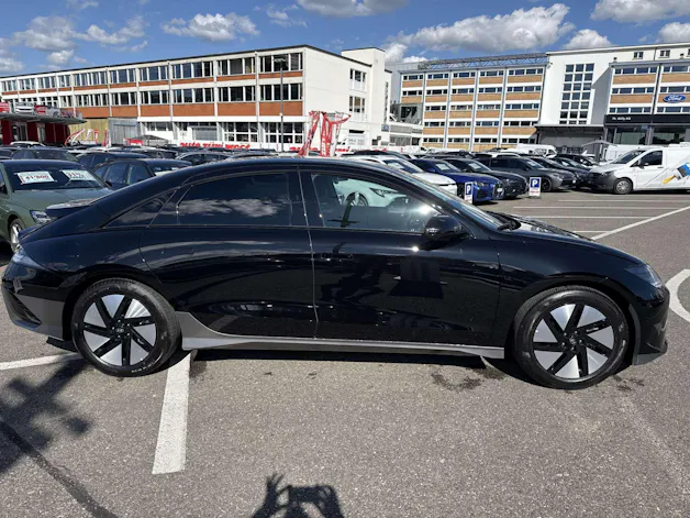 HYUNDAI Ioniq 6 77kWh Plus Line 325PS 4WD Automat