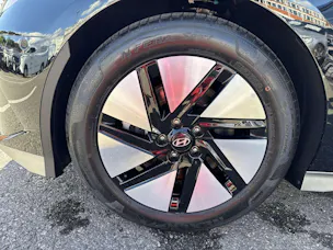 HYUNDAI Ioniq 6 77kWh Plus Line 325PS 4WD Automat