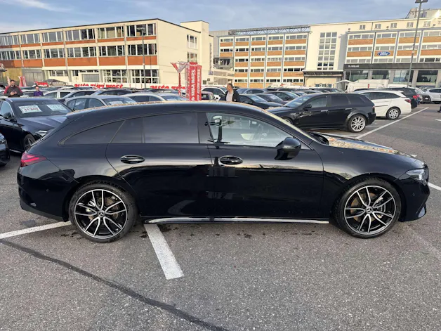 MERCEDES-BENZ CLA Shooting Brake 200 AMG Line Advanced Plus DCT-Automat