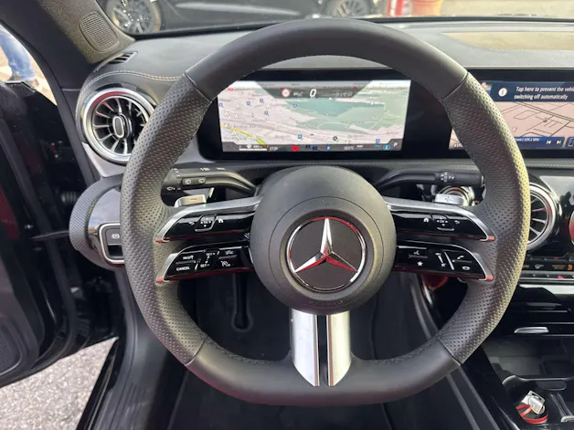 MERCEDES-BENZ CLA Shooting Brake 200 AMG Line Advanced Plus DCT-Automat