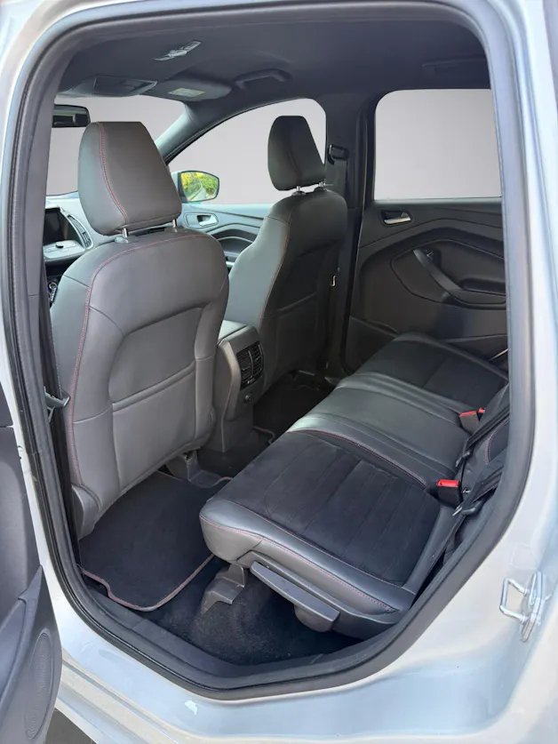 FORD Kuga 2.0 TDCi ST Line High 4WD PowerShift * 180PS * 4x4 * AHK *