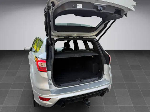 FORD Kuga 2.0 TDCi ST Line High 4WD PowerShift * 180PS * 4x4 * AHK *