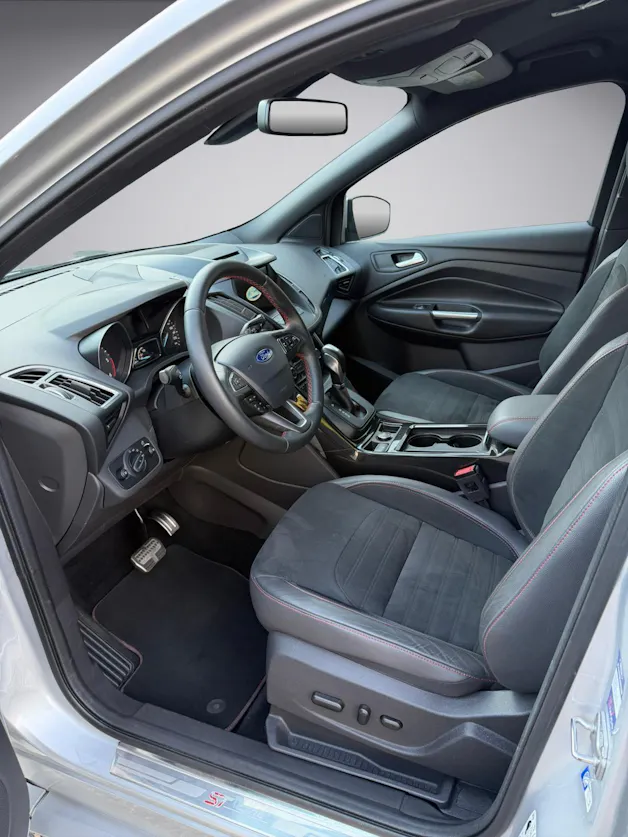 FORD Kuga 2.0 TDCi ST Line High 4WD PowerShift * 180PS * 4x4 * AHK *