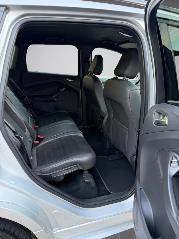 FORD Kuga 2.0 TDCi ST Line High 4WD PowerShift * 180PS * 4x4 * AHK *