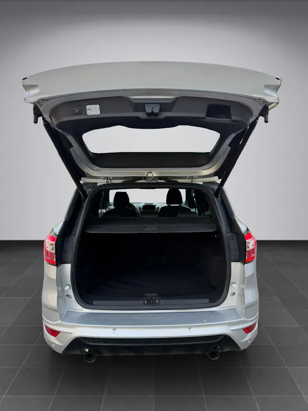 FORD Kuga 2.0 TDCi ST Line High 4WD PowerShift * 180PS * 4x4 * AHK *
