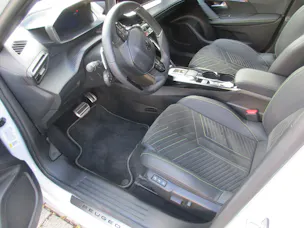 PEUGEOT 2008 1.2 145 MHEV GT