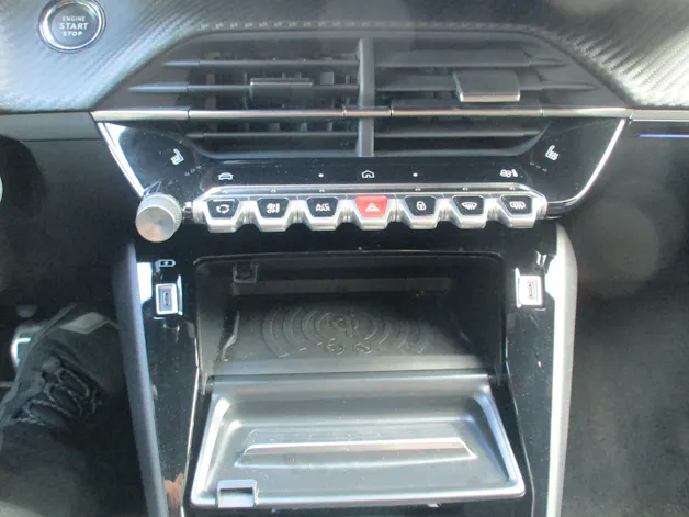 PEUGEOT 2008 1.2 145 MHEV GT