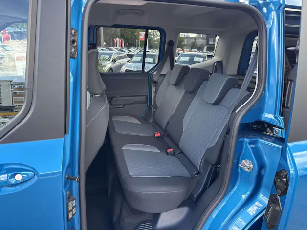 FORD Tourneo Courier 1.0 EcoBoost Titanium Automat