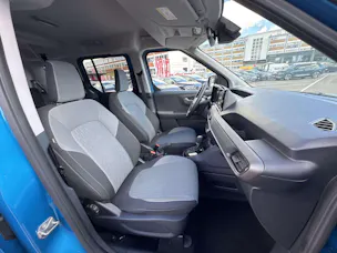 FORD Tourneo Courier 1.0 EcoBoost Titanium Automat