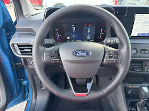 FORD Tourneo Courier 1.0 EcoBoost Titanium Automat