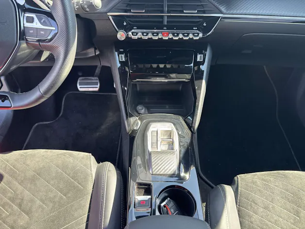 PEUGEOT 2008 1.2 PureTech GT Automat