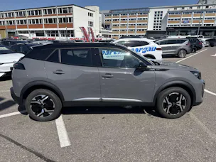 PEUGEOT 2008 1.2 PureTech GT Automat