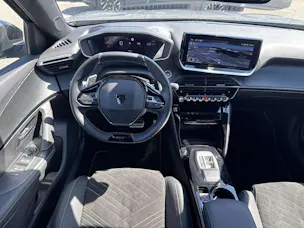PEUGEOT 2008 1.2 PureTech GT Automat