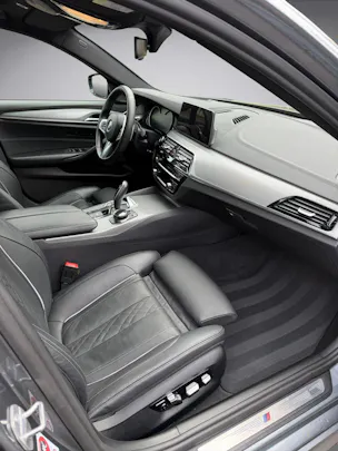 BMW 540i xDrive Touring M Sport Line Steptronic * M Paket * B58 * Vollausstattung !! * NP. 130'280.- *