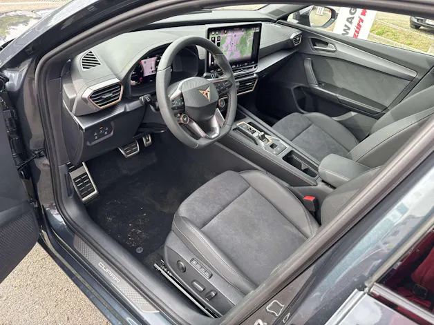 CUPRA LEON ST 1.5 eTSi DSG-Automat